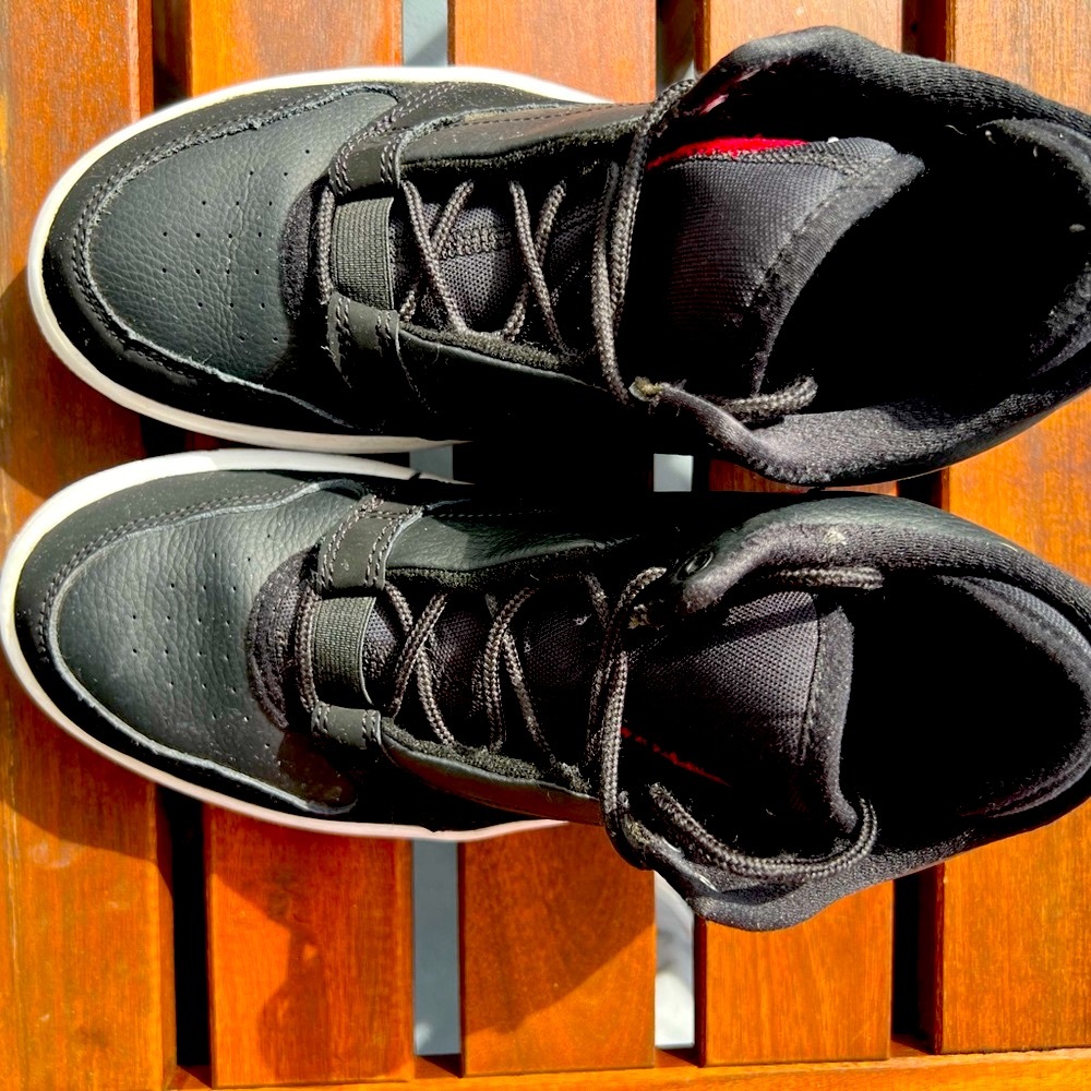 Shoes Jordan - Picture 2 of 3